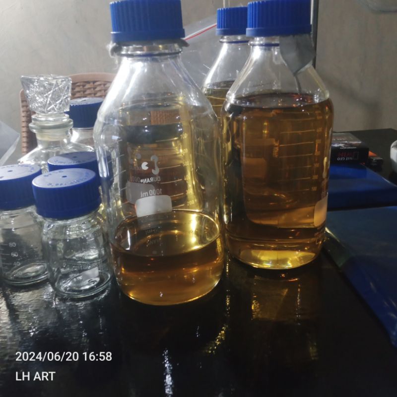 Minyak Cendana NTT (Santalum album)