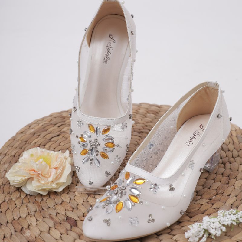 Syhafira - Andien Sepatu Wedding Wanita Sepatu Wisuda Heels  Kaca 5 cm Putih