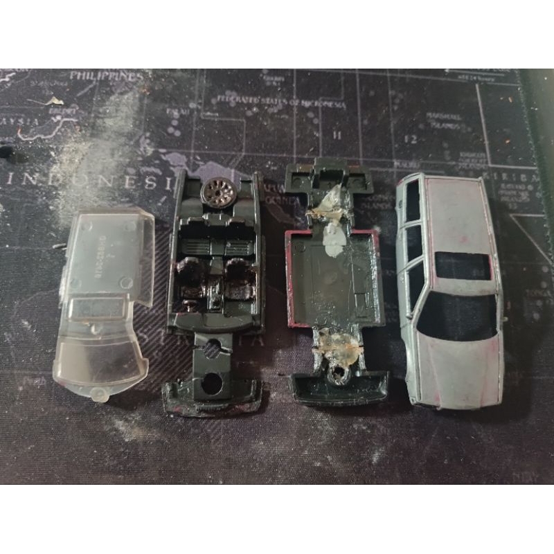 Hotwheels Volvo 850 Estate Bahan Custom