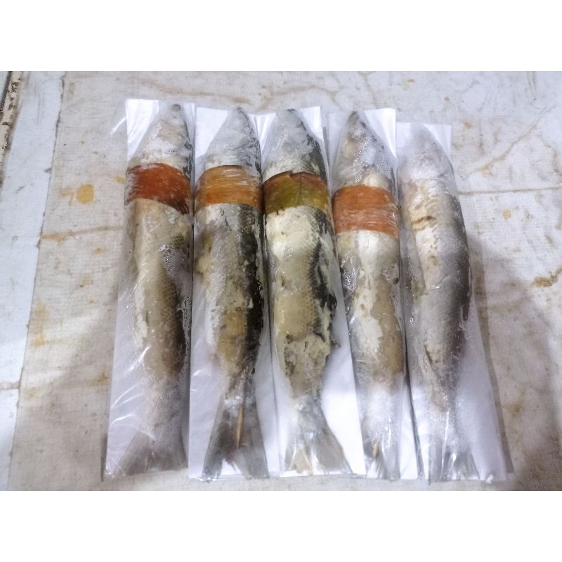 

1 vakum (-+250gr) otak otak bandeng khas semarang ukuran sedang