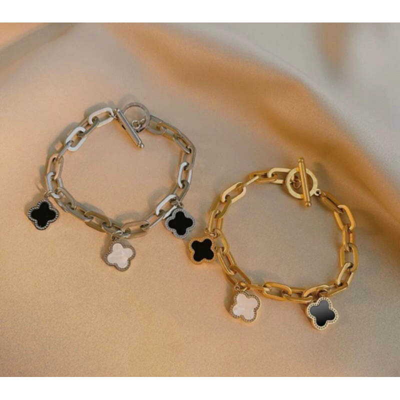 Gelang Wanita Rantai Nuri Besar Liontin Bunga Clover Hitam Putih