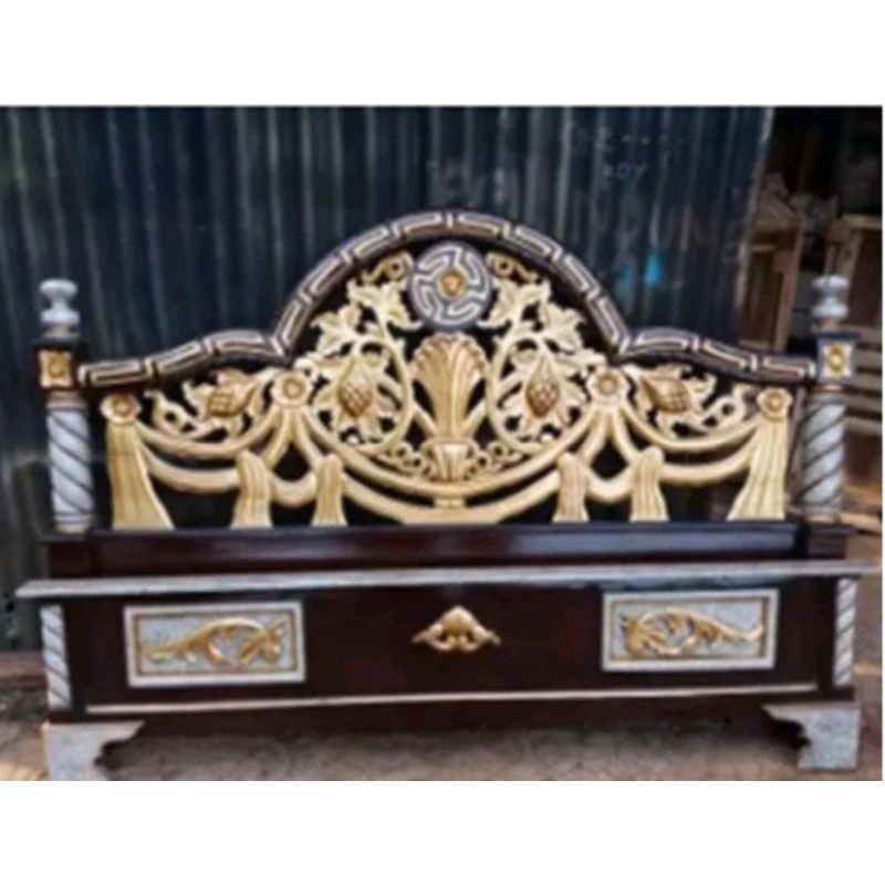 Dipan ukir khas jepara model tiara/dipan klasik/dipan kayu jati/dipan mewah/tempat tidur