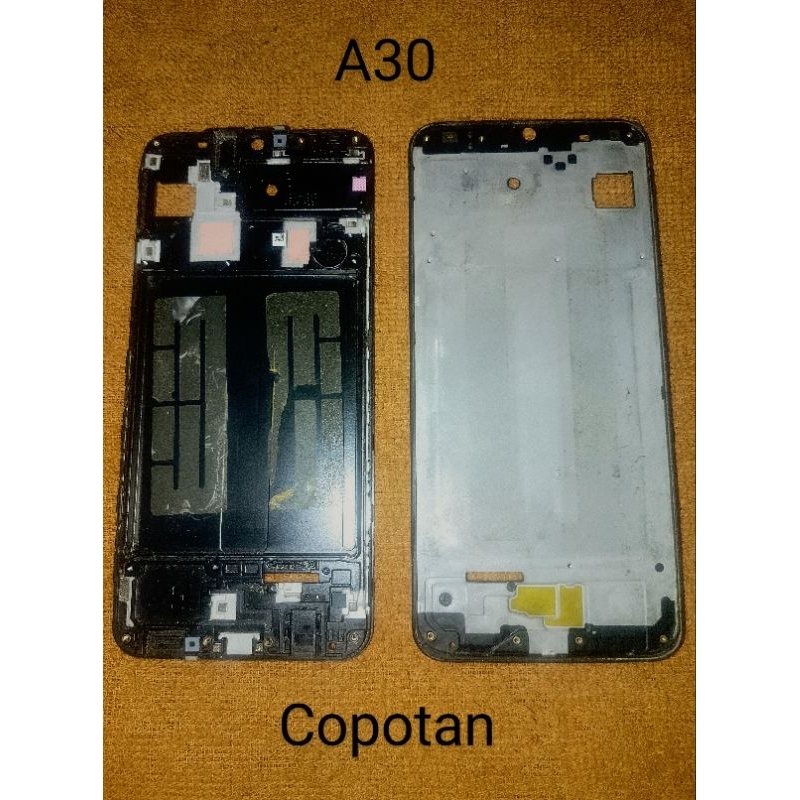 frame tatakan lcd Samsung a30 copotan