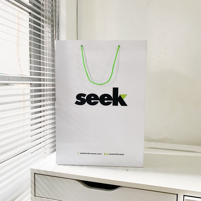 

Paperbag Seek Kualitas Premium Tebal Warna Putih