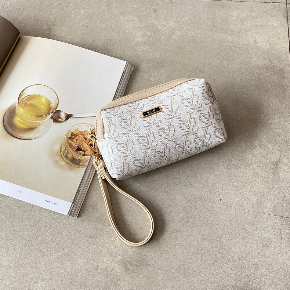 Disc Xtra Enji Chija Pouch  Cream