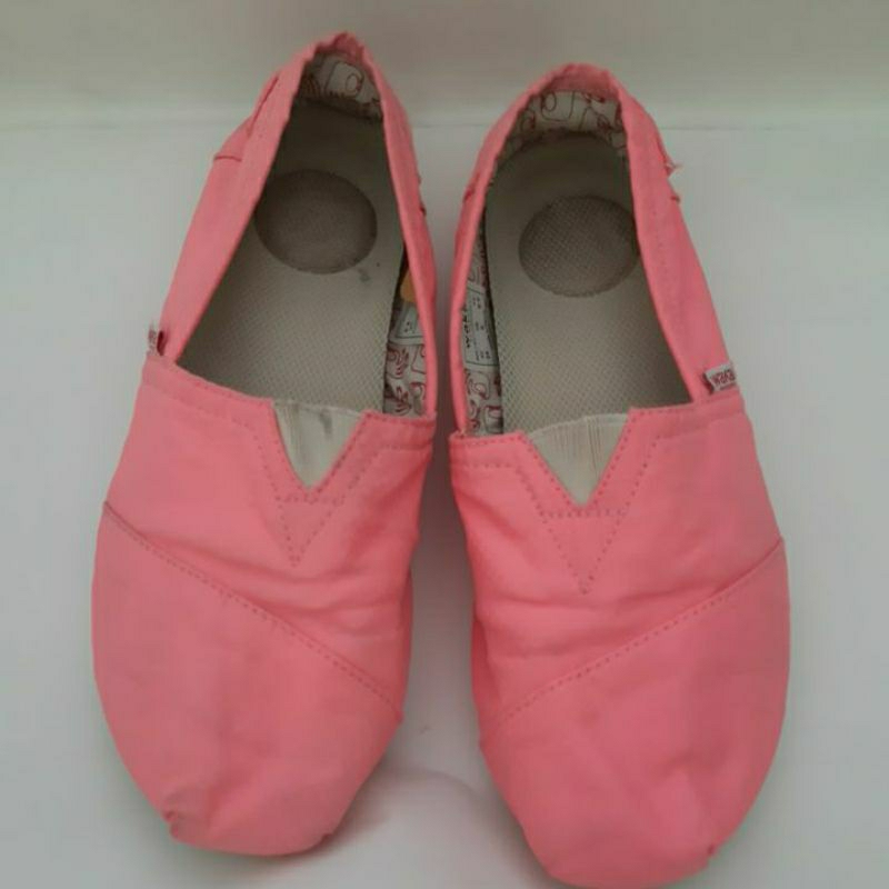 Sepatu wanita Slip On Wakai ASLI ORIGINAL Preloved