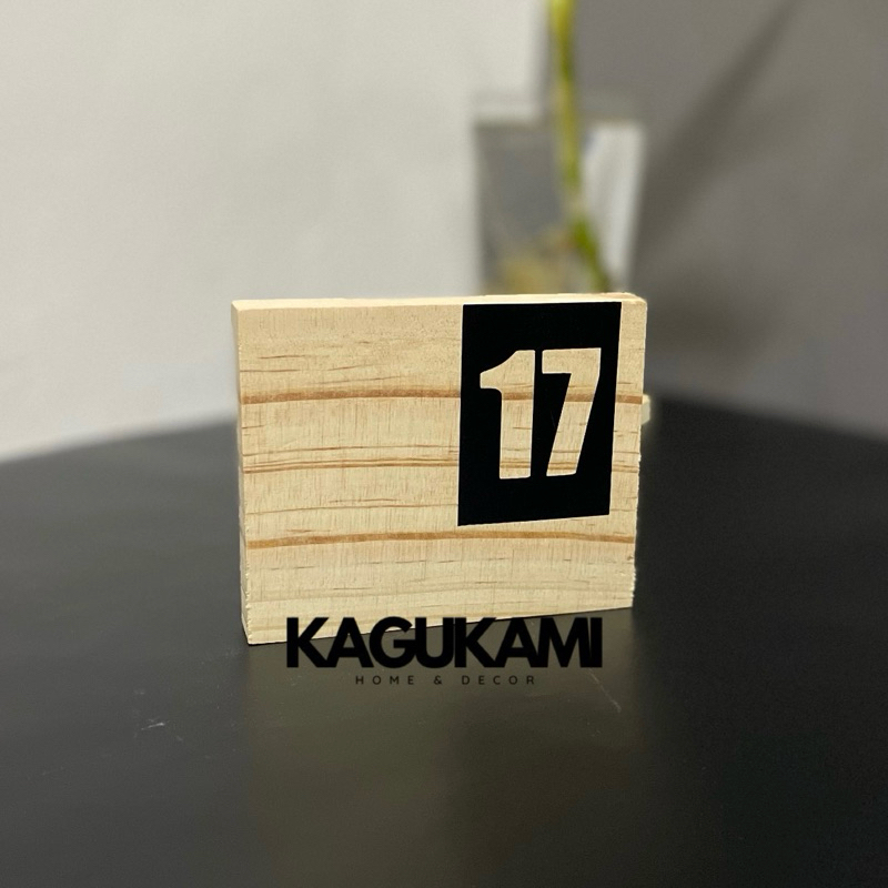 Papan Nomer Nomor Meja Kayu Duduk Minimalis Aestetik