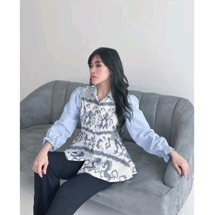 Blus Tenun motif sumba