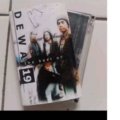 KASET Pita Dewa 19 - The Best 0f Cover ada Coretan