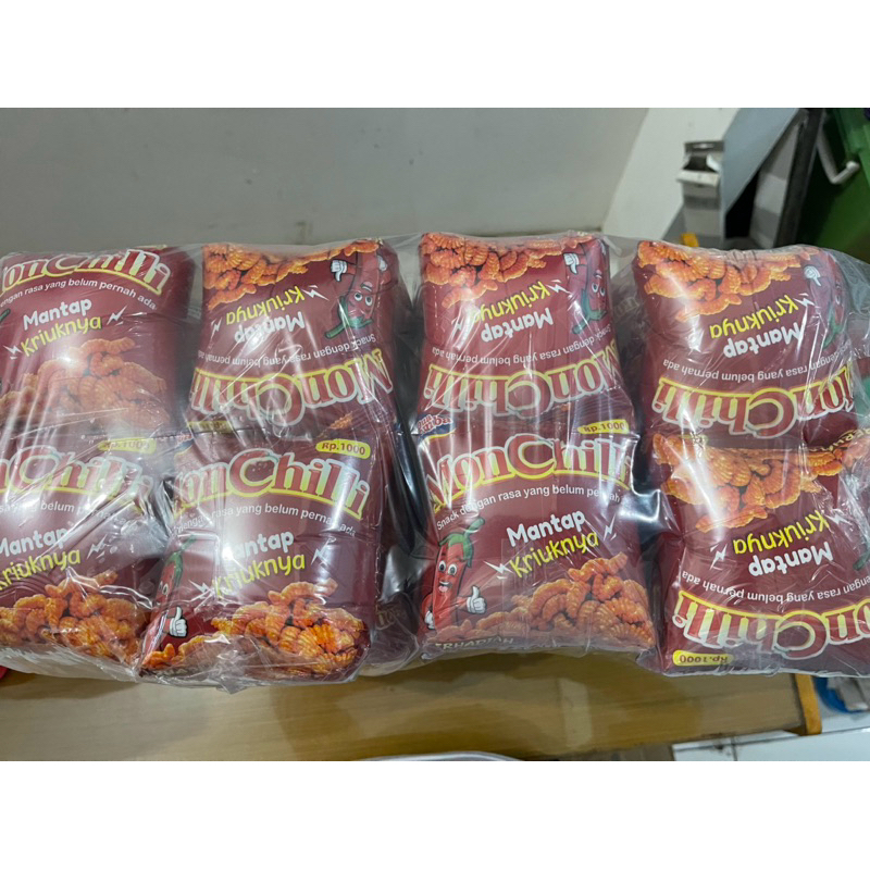 

snack ciki pedas monchilli isi 20 pcs per pak