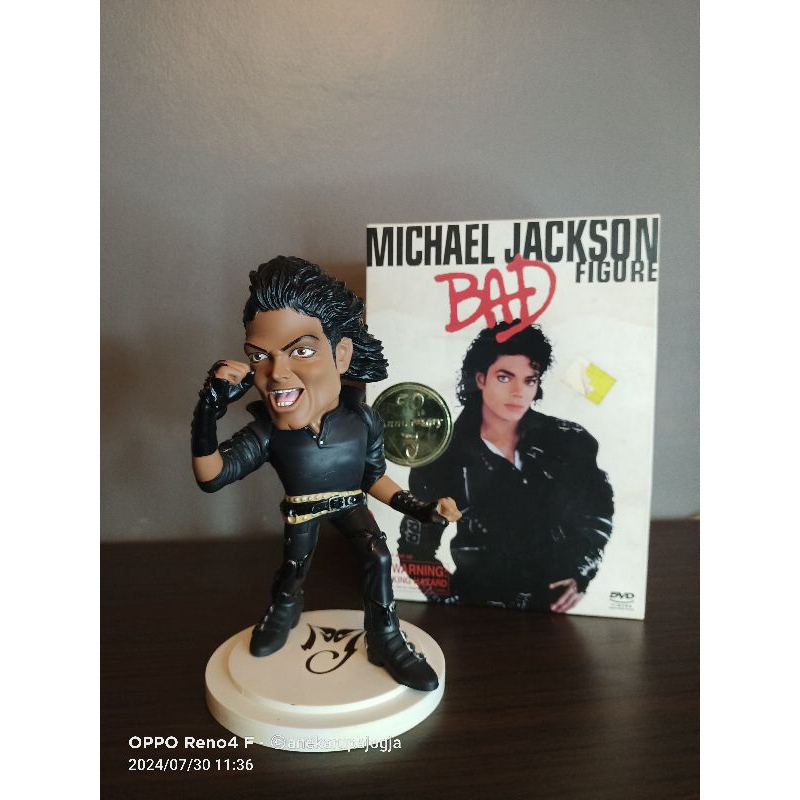 action figure artis hollywood michael jackson king of pop BAD