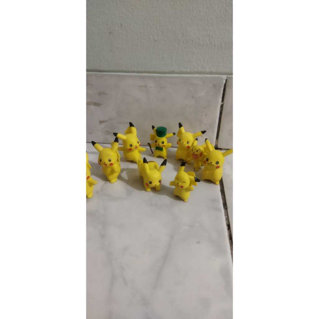9 ekor Pikachu action figure patung pajangan meja mobil lemari