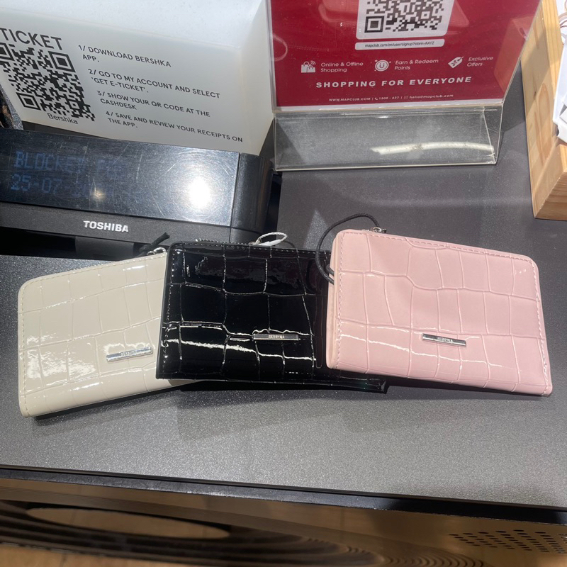 Dompet Card Walet BERSHKA Woman Jastip (jasa titip)
