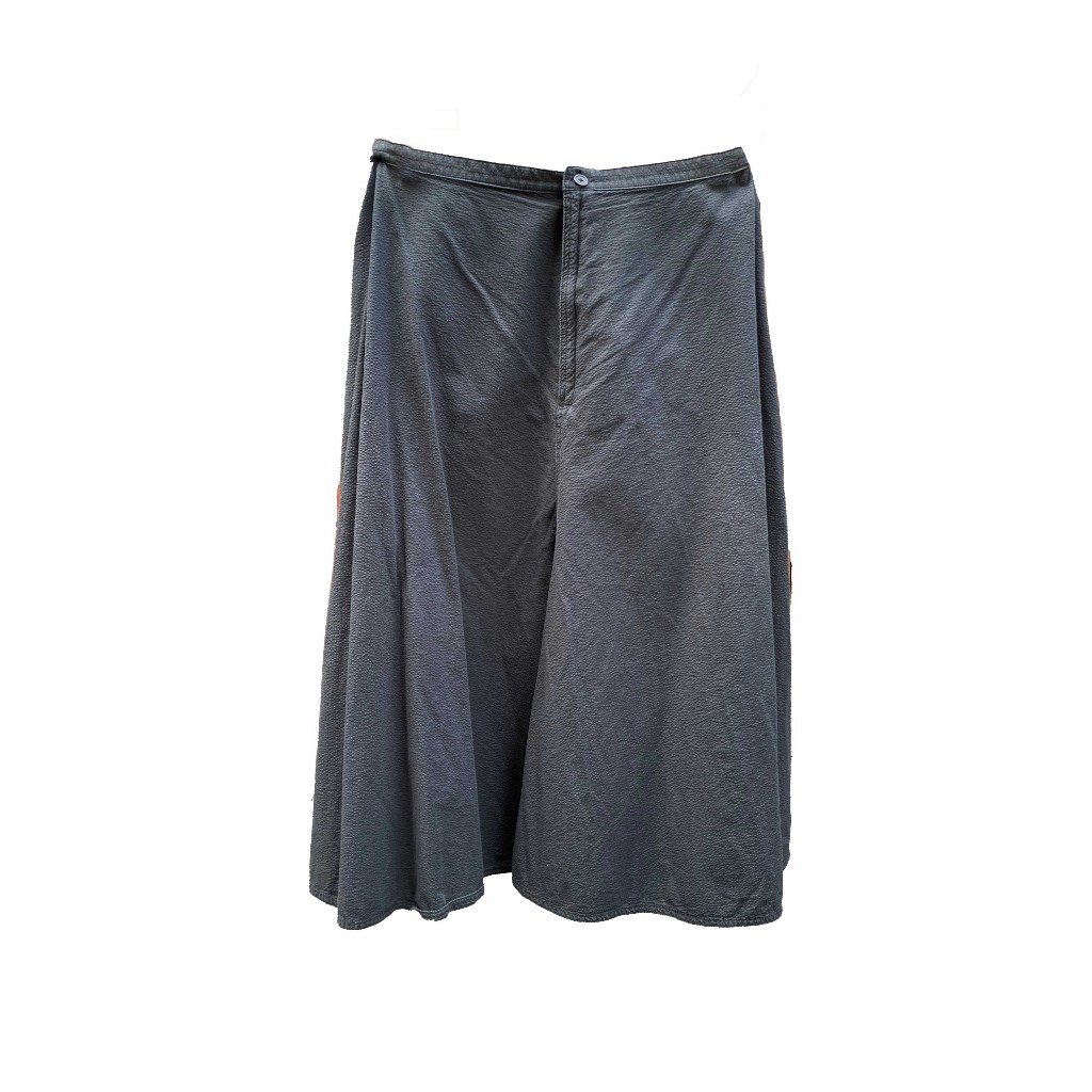 Rok A-line hitam Uniqlo & Lemaire