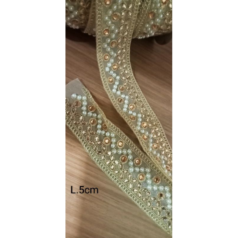 renda tengahan gold (L.5cm)
