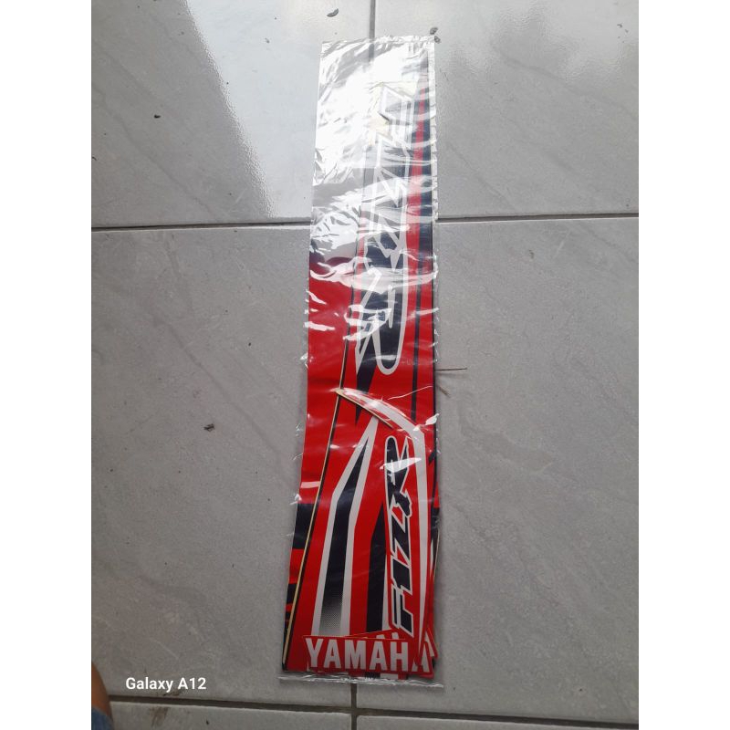 striping yamaha fiz r merah