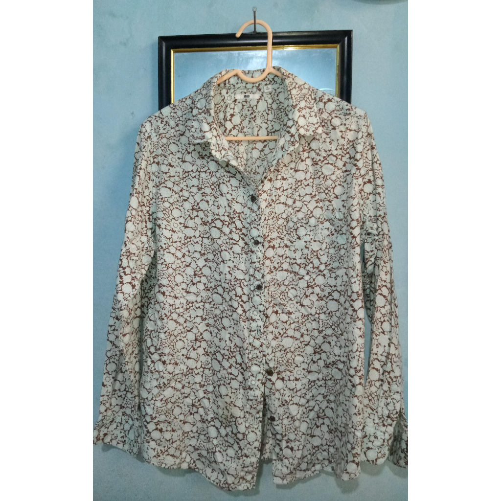 UNIQLO Preloved Kemeja Blouse wanita