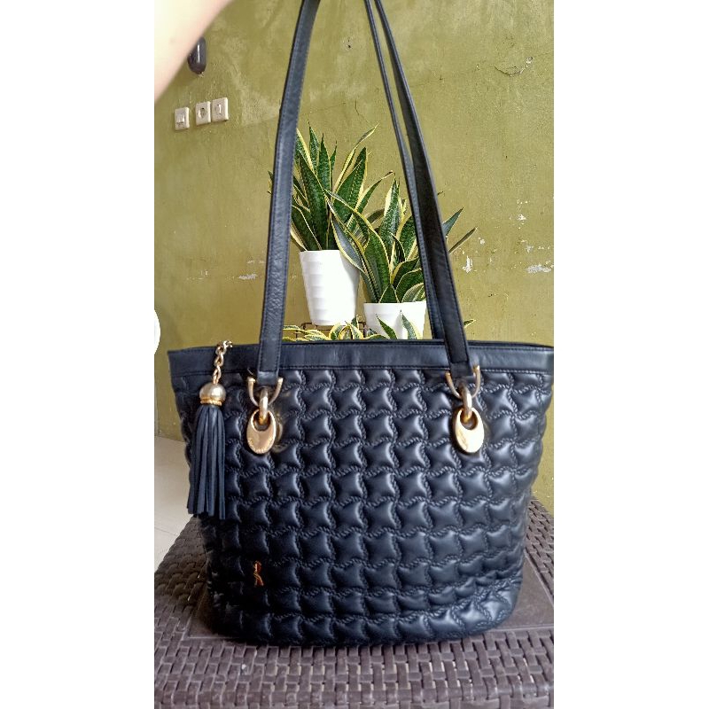 Tas Hobo brand ROBERTA DI CAMERINO preloved