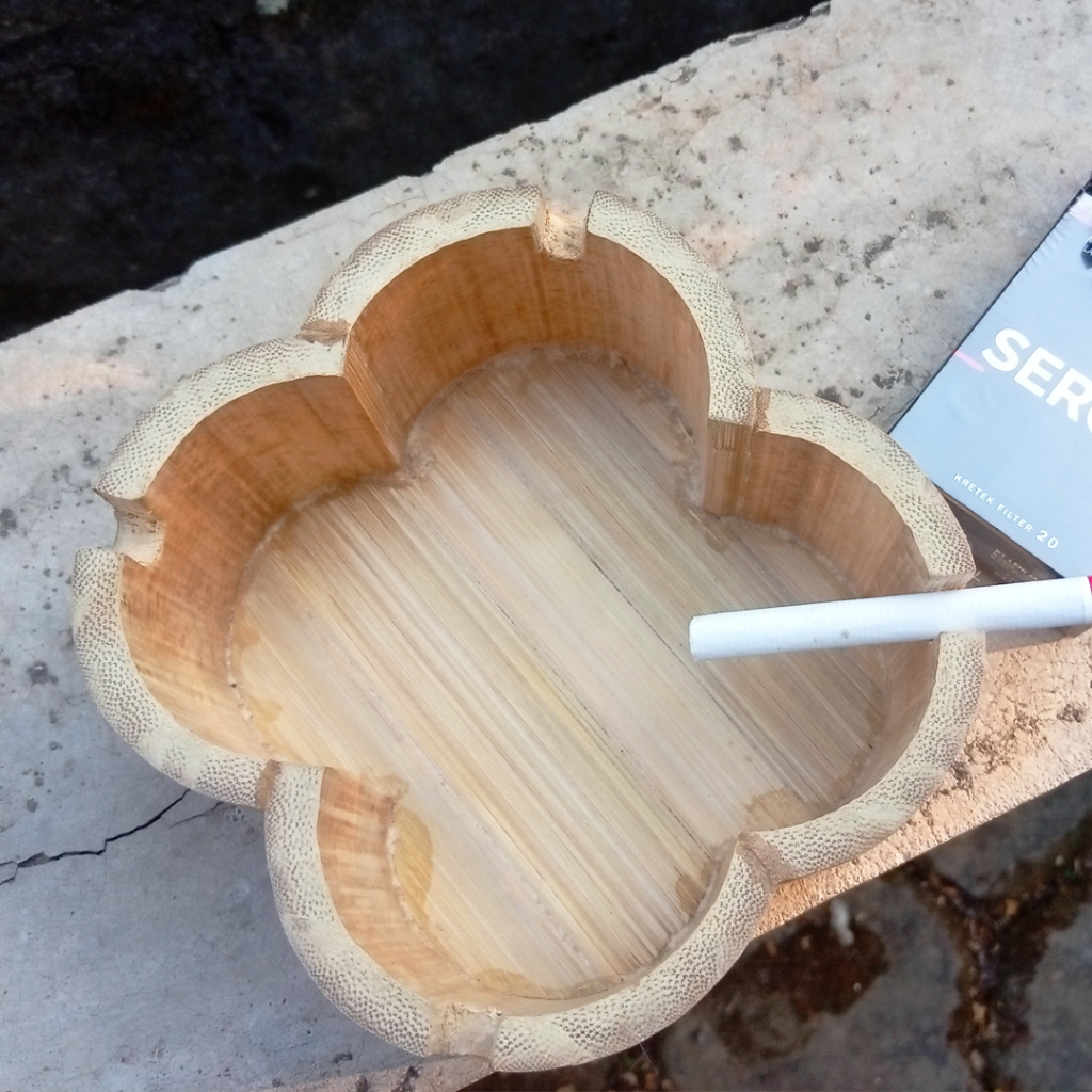 Kerajinan Asbak Bambu Model Bunga, Kerajinan Asbak Bambu