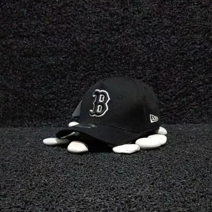 Topi Baseball Logo B Boston Hitam List Putih MLB Unisex Topi Premium