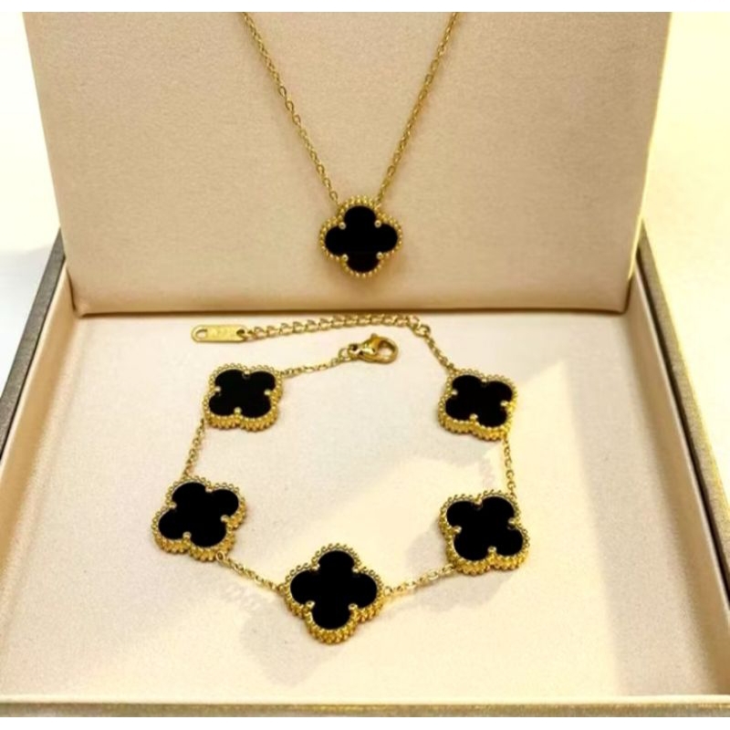 Set Clover Titanium Hitam/Set Clover titanium Putih R-5678