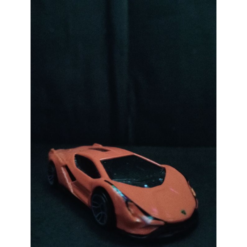 hotweels Lamborghini Sian orange