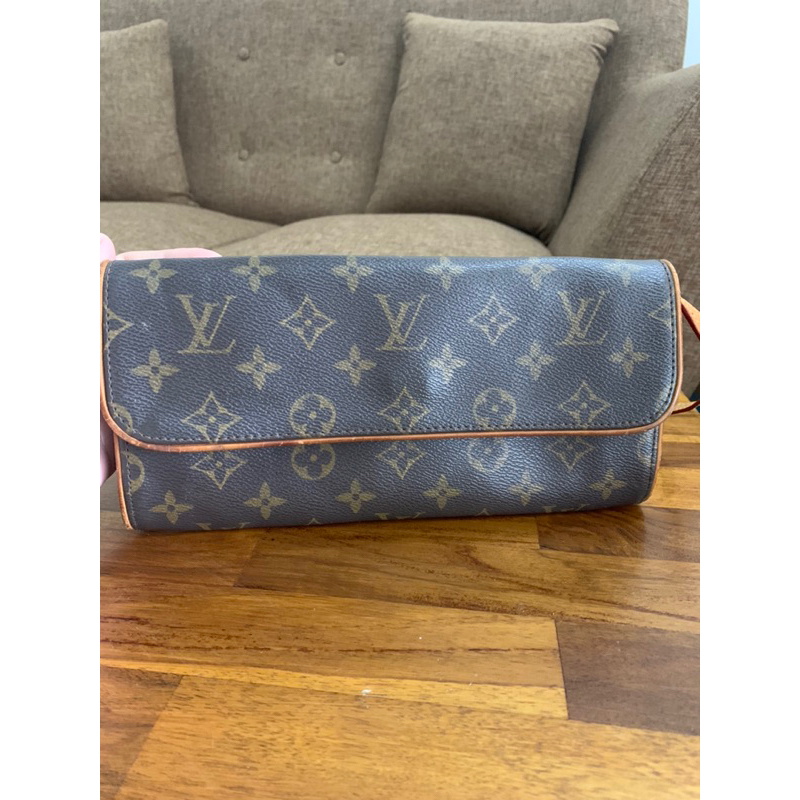 Preloved tas ketek/ solder LV