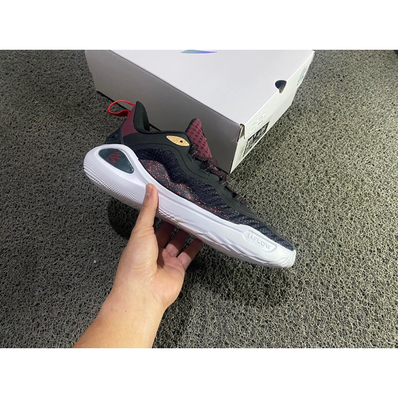 Curry 11 Domaine Black