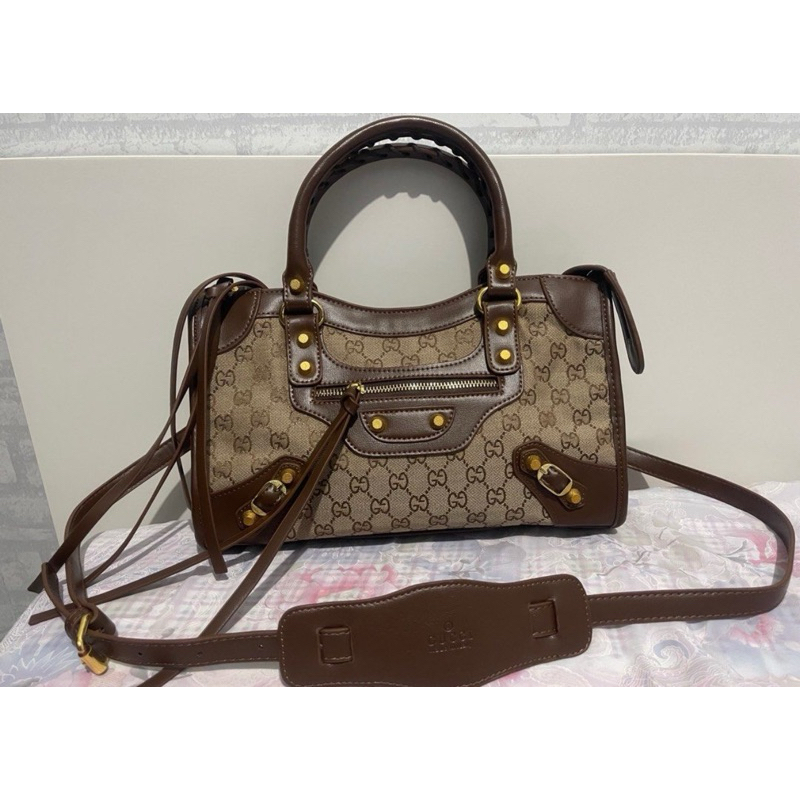 tas Sling warna coklat balen Gc