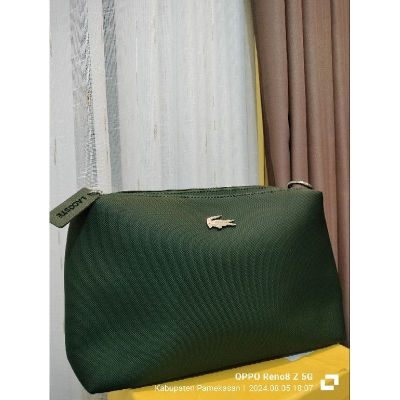 Tas Slempang Lacoste