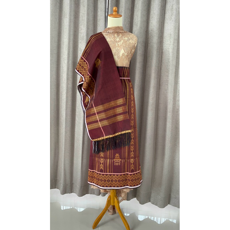 Uis Nipes Karo Bahan sutra