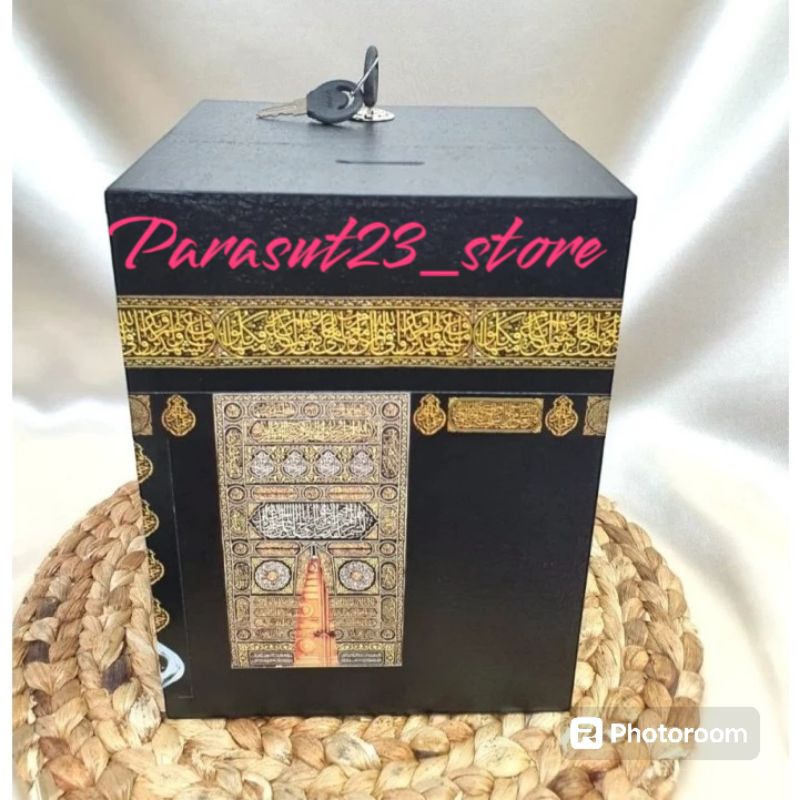 Celengan Ka'bah Celengan Miniatur Ka'bah Pakai Gantungan Kunci Celengan Jumbo