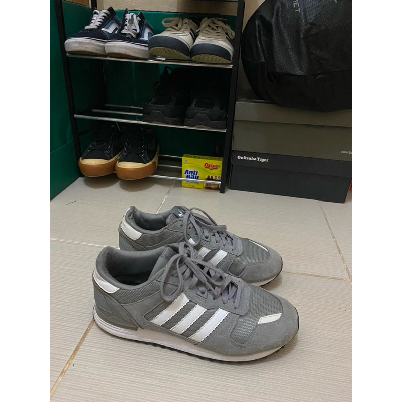 Adidaz Zx 700 Grey