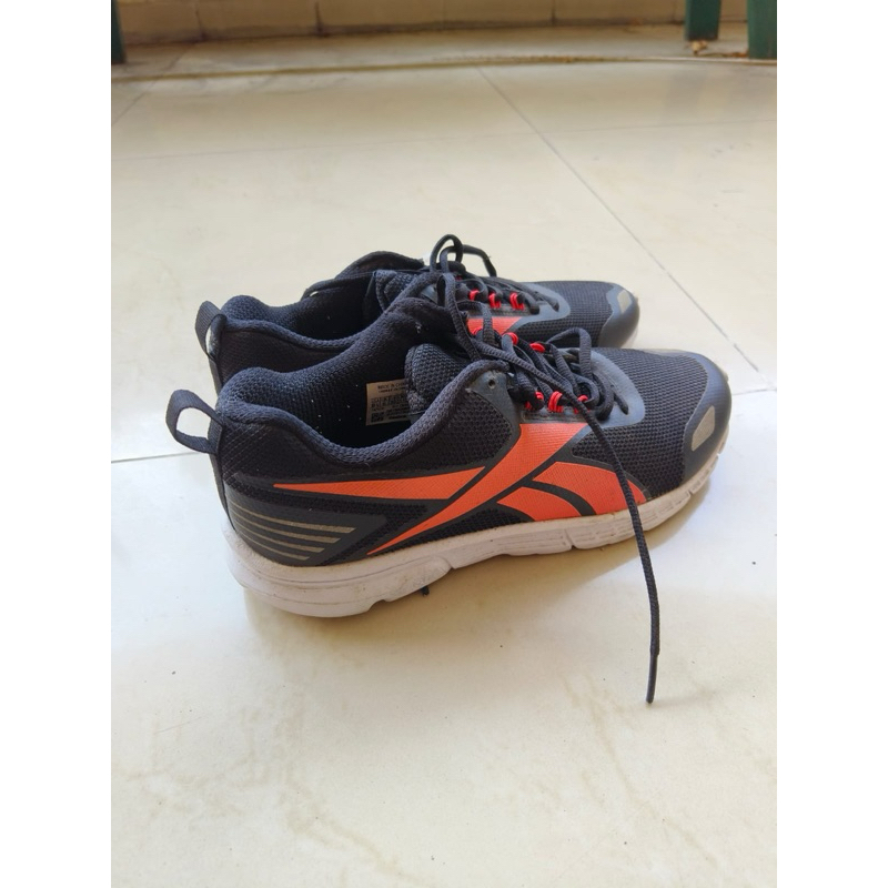 Sepatu Rebook