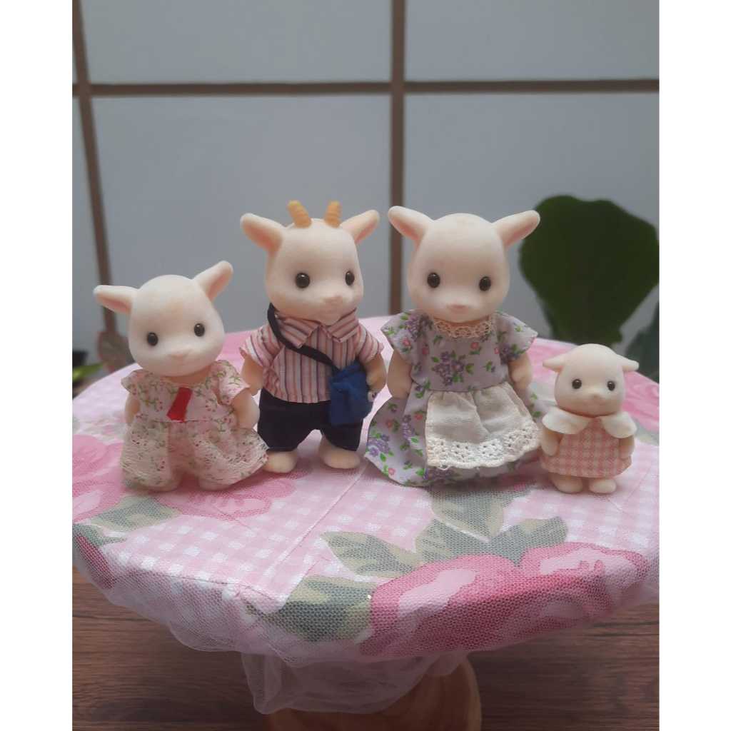 Preloved Sylvanian Goat family (brightfield) RARE