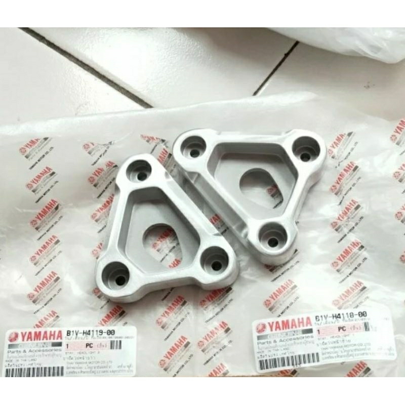 STAY, HEADLIGHT BRACKET KUPING LAMPU SEIN SEN XSR155 XSR KANAN KIRI B1V-H4119-00 B1V-H4118-00