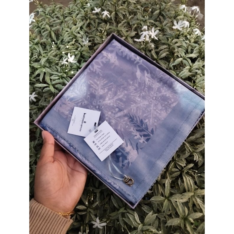 frozen aquamarine buttonscarves