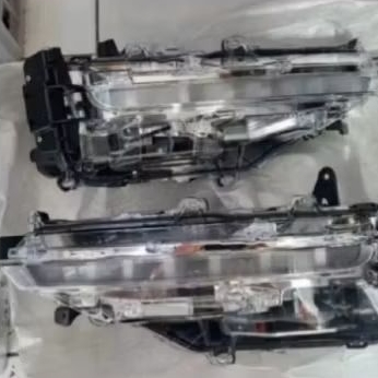 lampu DRL, sen bumper depan Fortuner TRD, gr, vrz 2021