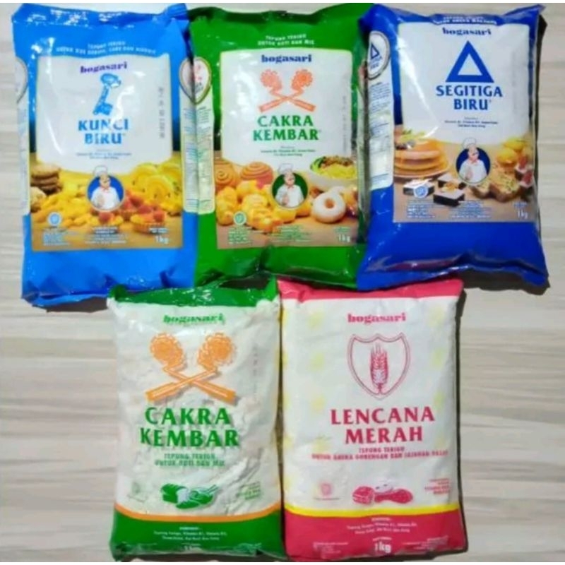 

Tepung Terigu Bogasari Lencana Merah Segitiga Biru Cakra Kembar Kemasan 1kg