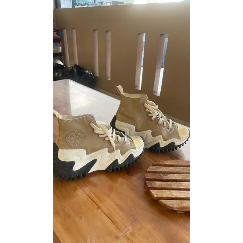 [PRELOVED] CONVERSE RUN STAR MOTION PATENT LEATHER PLATFORM - NOMAD KHAKI/BLACK