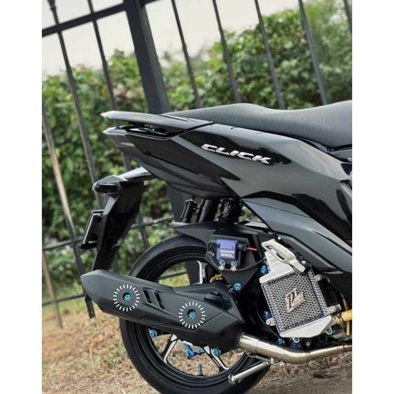 Baut tameng knalpot titanium vario 125/150 beat mio pcx nmax titanium / baut tameng knalpot titanium