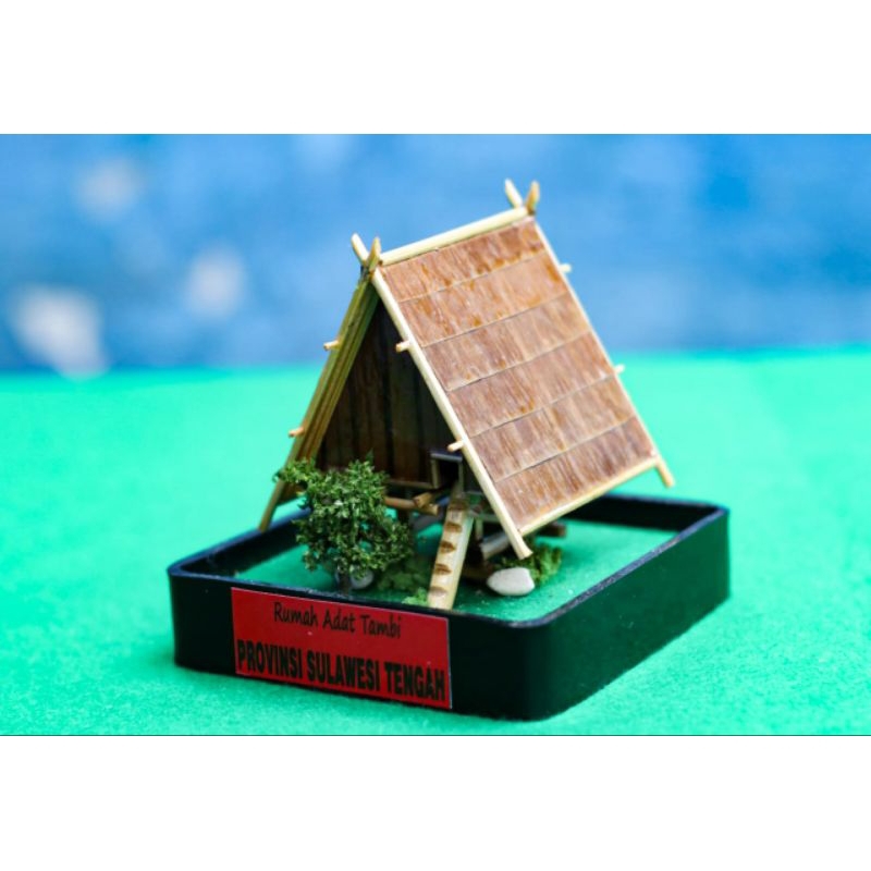 Miniatur Rumah Adat Tambi Prov. Sulawesi Tengah ..Uk(8x8x8cm)