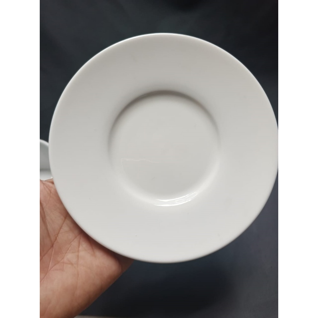 Cangkir kopi dan teh berserta tatakan bahan keramik Warna putih KPB02