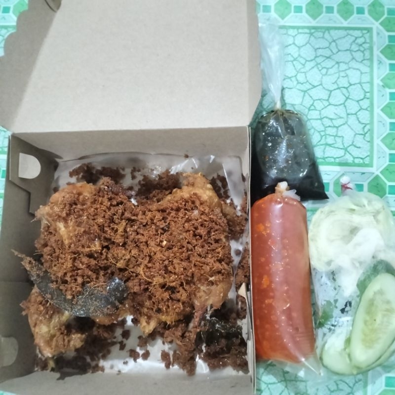 

ayam goreng serundeng