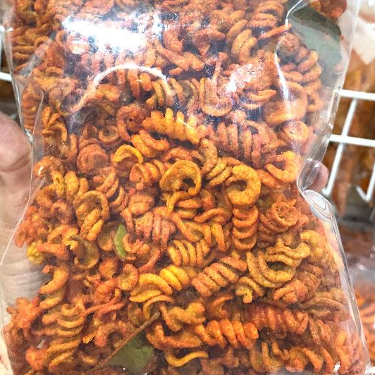 

MAKARONI SPIRAL DAUN JERUK 250 GRAM RENYAH PEDAS DAUN JERUK