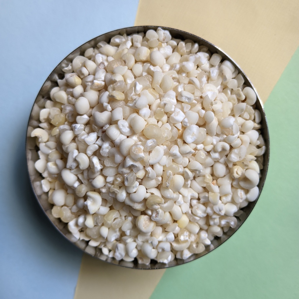

Jagung Putih/Pulut Ketan Bassang Makanan/oleh-oleh Khas Makassar Sulawesi Selatan berat 500 gram