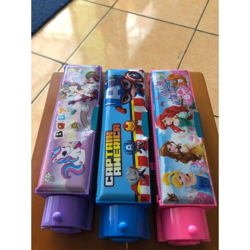 

TEPAK PENSIL LEPAK ANAK TEMPAT PENYIMPANAN BENTUK KERETA TEMPAT PENSIL