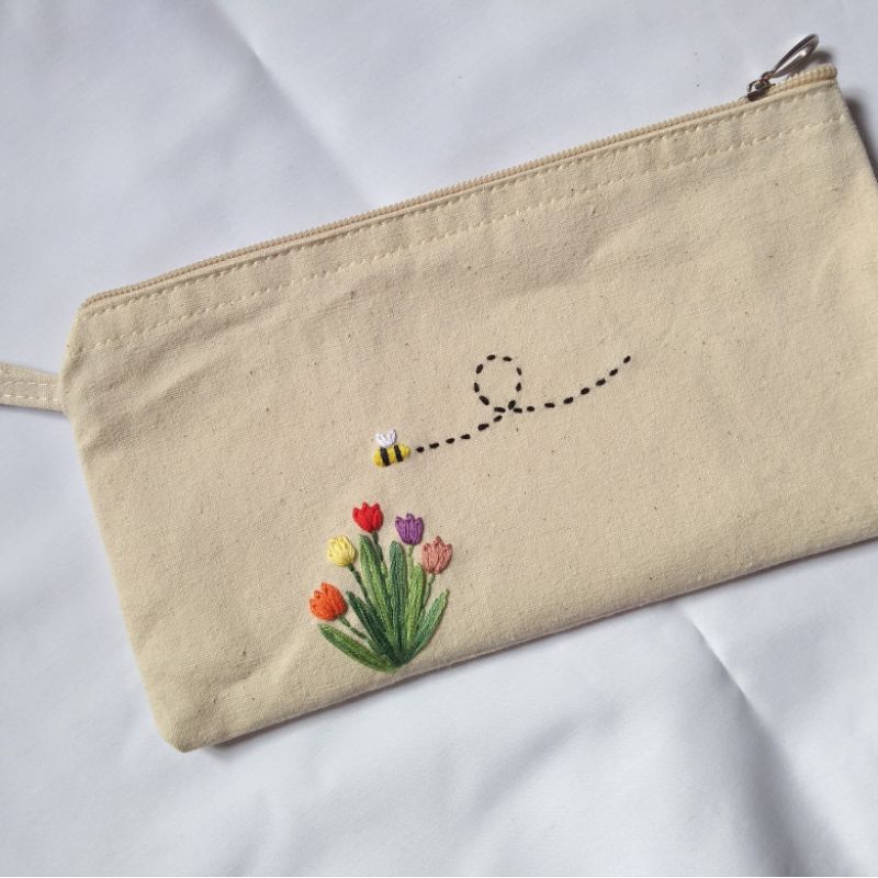 

POUCH KANVAS SULAM FREE SULAM NAMA / EMBROIDERED POUCH / POUCH SULAM / TEMPAT PENSIL