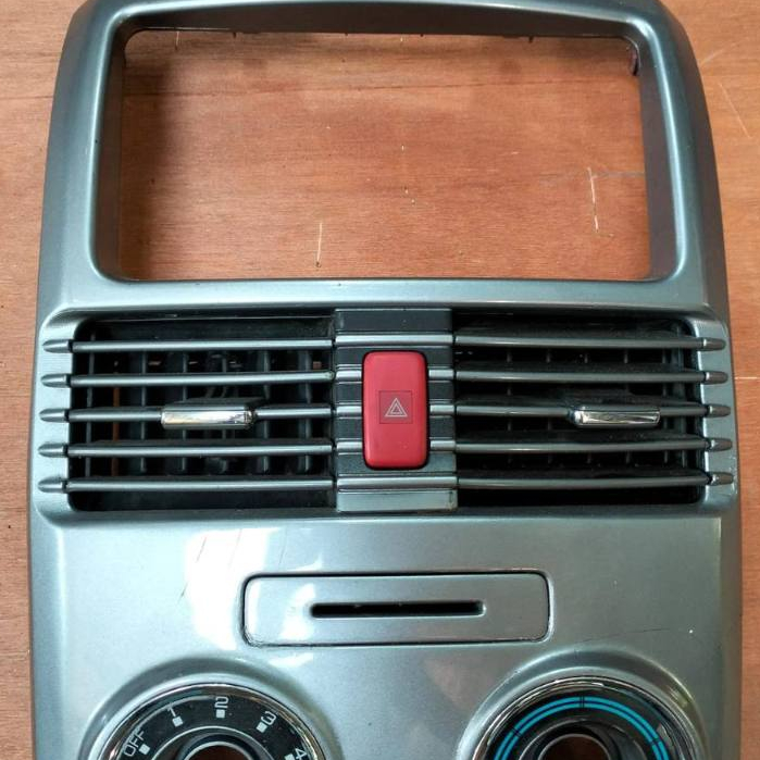 Kisi grill AC Dashboard tengah Rush Terios lama 2010 - 2015 original copotan kanan / kiri
