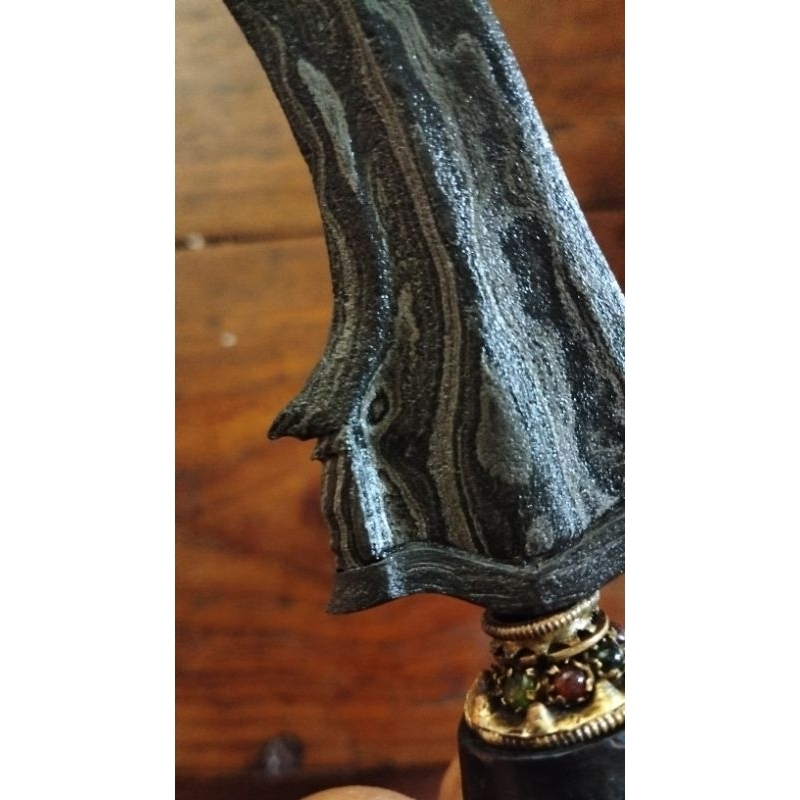 Keris sepuh Megantoro luk 5 dan jalak pamor miring